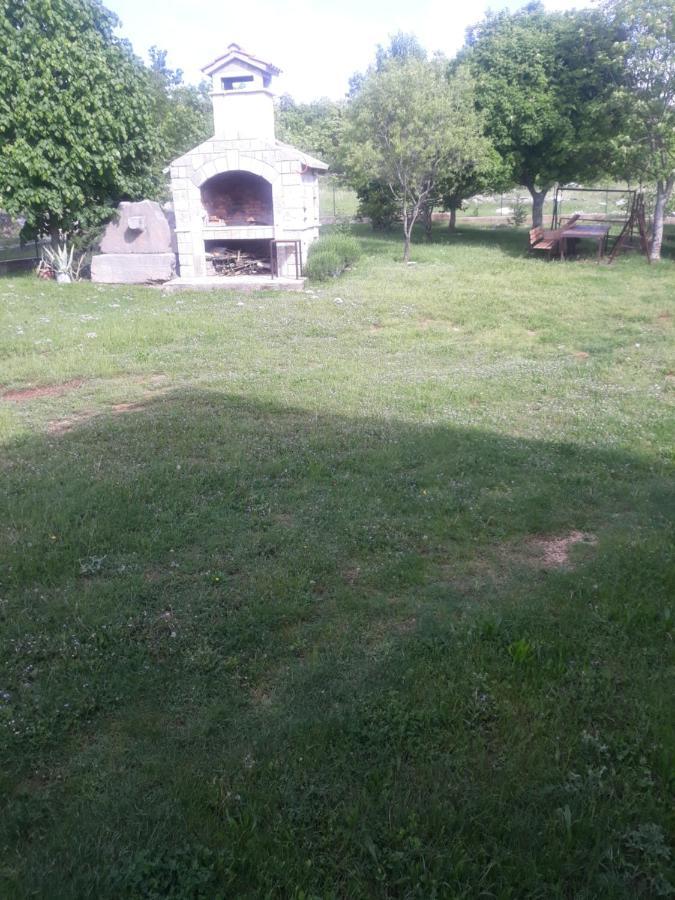 Apartman Lana Kijevo Bagian luar foto